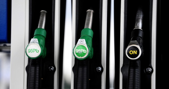 W nadchodzącym tygodniu wszystkie paliwa na stacjach będą drożeć - tak przynajmniej prognozują analitycy. Jak zaznaczają, zrównały się ceny popularnej "95-tki" i oleju napędowego, a benzyna 98Pb przebiła pułap 5 zł.