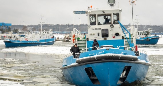 Wisła w Wyszogrodzie (Mazowieckie) przekroczyła w sobotę po południu stan alarmowy. Powyżej tego stanu rzeka utrzymywała się w tym czasie także w Kępie Polskiej, nie wykazując jednak wzrostu. Także w Płocku poziom Wisły przekracza nadal stany alarmowe, jednak stopniowo opada.