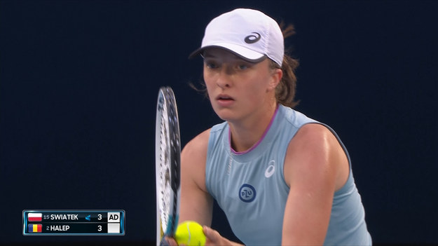 Iga Świątek przegrała z Simoną Halep 6:3, 1:6, 4:6 w meczu czwartej rundy Australian Open i pożegnała się z turniejem.

