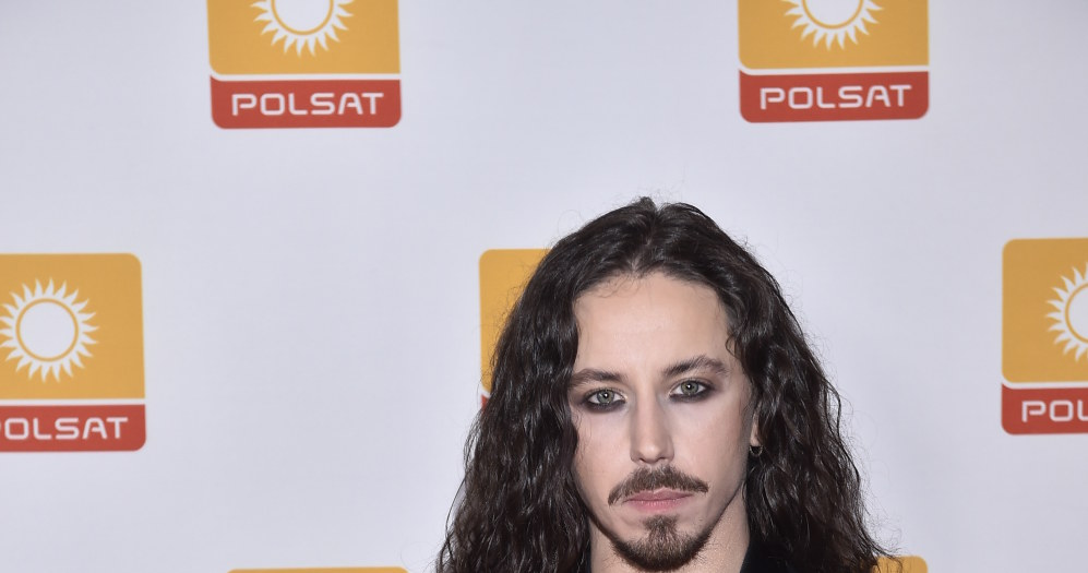 Michał Szpak od lat jest obecny na polskiej scenie. Pobijał serca fanów nie tylko własnymi utworami, ale również wyjątkowymi wykonaniami największych polskich i zagranicznych przebojów. 