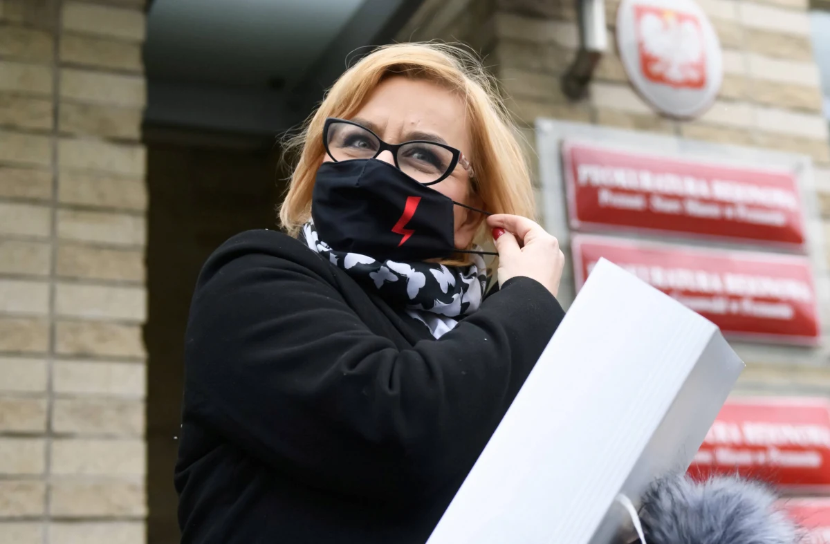 Do ruchu Szymona Hołowni Polska 2050 dołącza czworo nowych członków, w tym dotychczasowa posłanka Koalicji Obywatelskiej Paulina Hennig-Kloska - poinformowało ugrupowanie.