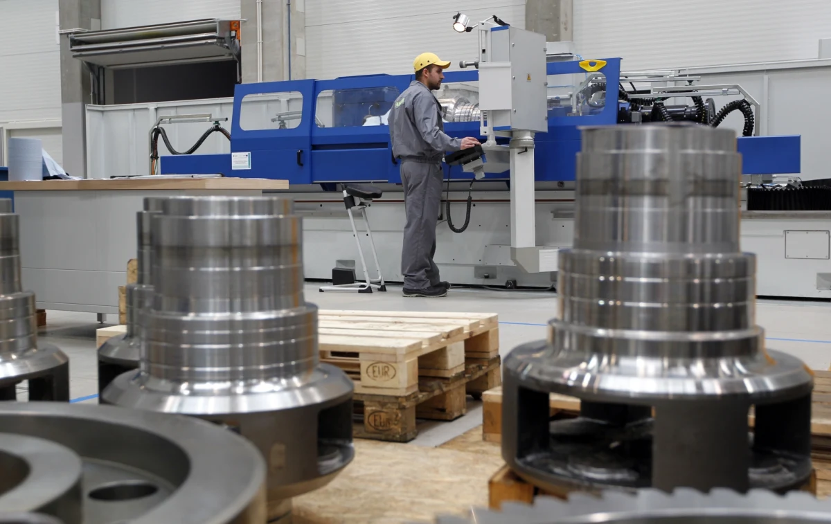 Grupa Famur - zajmująca się produkcją maszyn i urządzeń górniczych - zlikwiduje jeden ze swoich zakładów w Zabrzu. Część załogi zostanie zwolniona. Powodem jest zarówno pandemia koronawirusa, jak i gorsza sytuacja w całej branży górniczej.