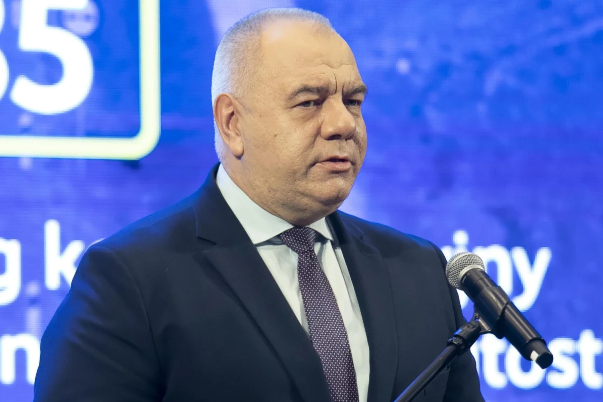 Uznajemy Jarosława Gowina jako szefa Porozumienia. Mówimy o tym, że to nasz partner koalicyjny - powiedział wicepremier i minister aktywów państwowych Jacek Sasin.