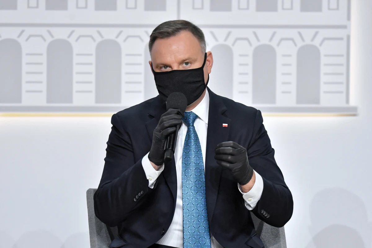 Prezydent Andrzej Duda skieruje w czwartek do Sejmu projekt nowelizacji ustawy o Sądzie Najwyższym przewidujący m.in. wydłużenie terminu na wnoszenie skargi nadzwyczajnej z trzech do pięciu lat - poinformowała PAP w środę prezydencka minister Małgorzata Paprocka.