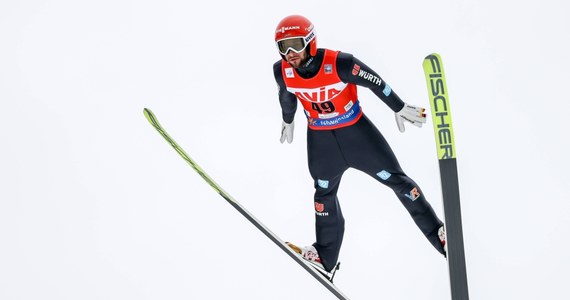 Kamil Stoch zajął trzecie, a Piotr Żyła piąte miejsce w prologu zawodów Pucharu Świata w skokach narciarskich w rumuńskim Rasnovie. Najlepszy okazał się Niemiec Markus Eisenbichler. W piątek konkurs indywidualny, a w sobotę - drużyn mieszanych.