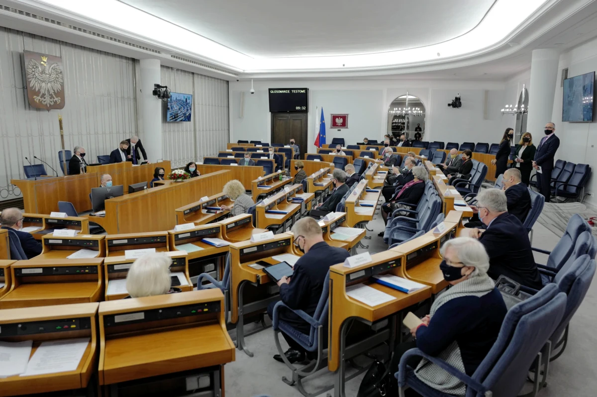 Senatorowie odrzucili ustawę o służbie zagranicznej, która zakłada stworzenie nowej funkcji Szefa Służby Zagranicznej i zmianę naboru kadr do służby zagranicznej. Ustawa wróci teraz do Sejmu.