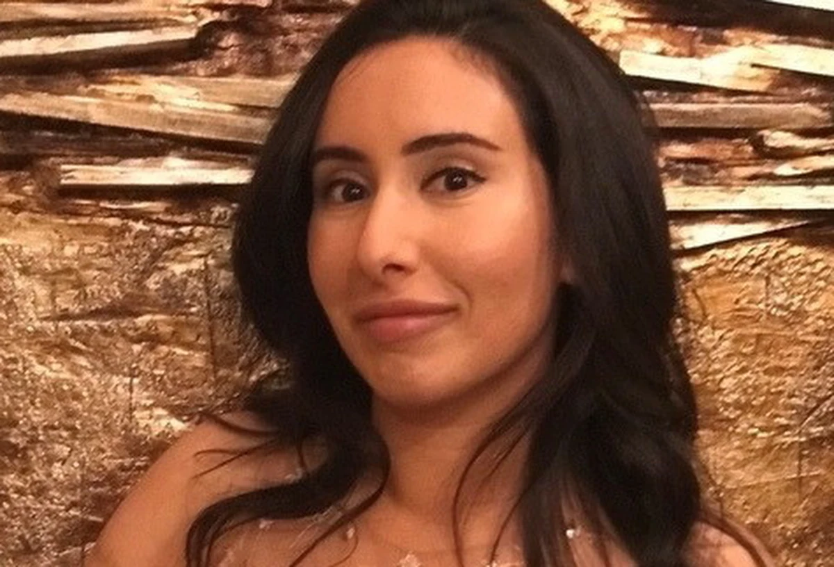 Zjednoczone Emiraty Arabskie, za pośrednictwem swojej ambasady w Londynie, zapewniły, że księżniczka Latifa, córka władcy Dubaju przebywa "pod opieką w domu". To odpowiedź na apel Wysokiego Komisarza Narodów Zjednoczonych ds. Praw Człowieka o przedstawienie dowodu życia księżniczki. BBC opublikowało wcześniej nagranie, w którym córka szejka Dubaju mówi, że jest przez niego więziona oraz że boi się o swoje bezpieczeństwo i życie. Media zaalarmowali przyjaciele Latify, zaniepokojeni faktem, że od pewnego czasu nie mają z nią kontaktu.