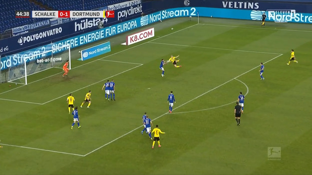 W 22. kolejce niemieckiej Bundesligi drużyna Schalke 04 Gelsenkirchen podejmowała Borussię Dortmund. Spotkanie zakończyło się porażką gospodarzy 0-4.