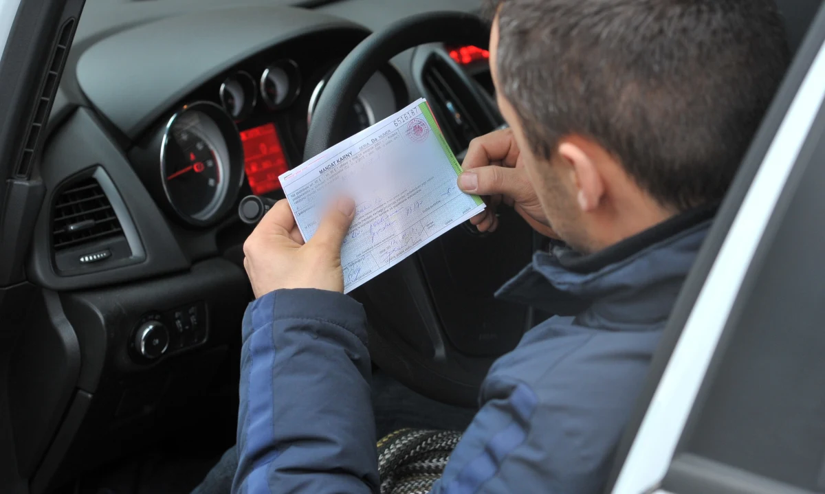 ​Kontrowersyjny projekt kasujący możliwość odmowy przyjęcia mandatu najprawdopodobniej przepadnie - informuje Onet. Inicjatywa nie została bowiem zaakceptowana przez całą koalicję Zjednoczonej Prawicy.