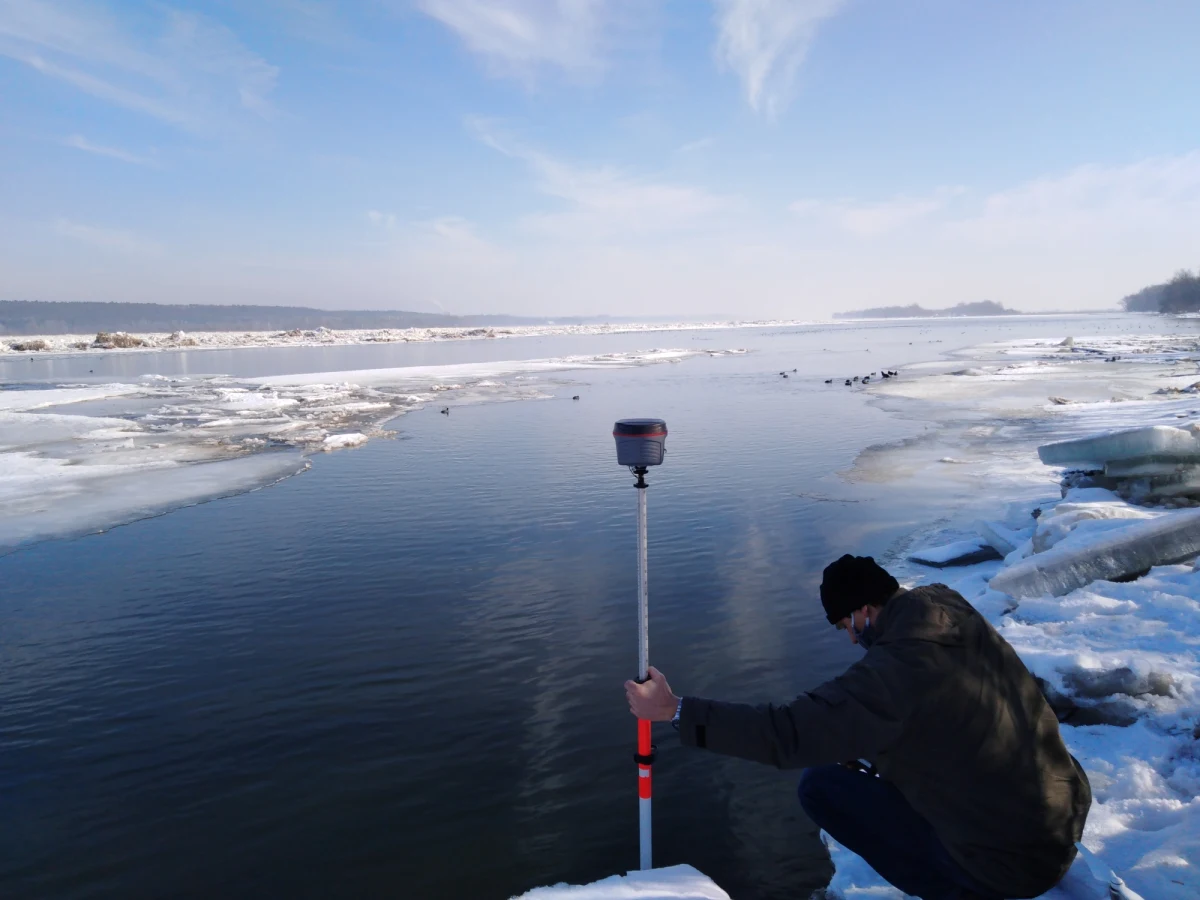 W ostatnich dniach coraz częściej przy sprawdzaniu prognozy pogody czytamy o ostrzeżeniach hydrologicznych. Co one właściwie oznaczają, ile mają stopni i kiedy sytuacja robi się naprawdę niebezpieczna? Te i wiele innych kwestii wyjaśnił podczas Popołudniowej rozmowy w RMF FM z Grzegorz Walijewski rzecznik Instytutu Meteorologii i Gospodarki Wodnej. 