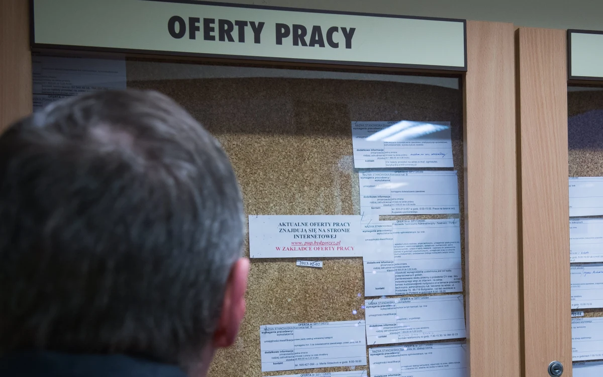 ​Bezrobocie w Polsce ponownie wzrosło, w styczniu dochodząc do 6,5 proc., w porównaniu do 6,2 proc. pod koniec grudnia - wynika z danych podanych przez Główny Urząd Statystyczny. I choć taki wzrost bezrobocia na początku roku ma charakter cykliczny, to na horyzoncie pojawiają się zagrożenia.