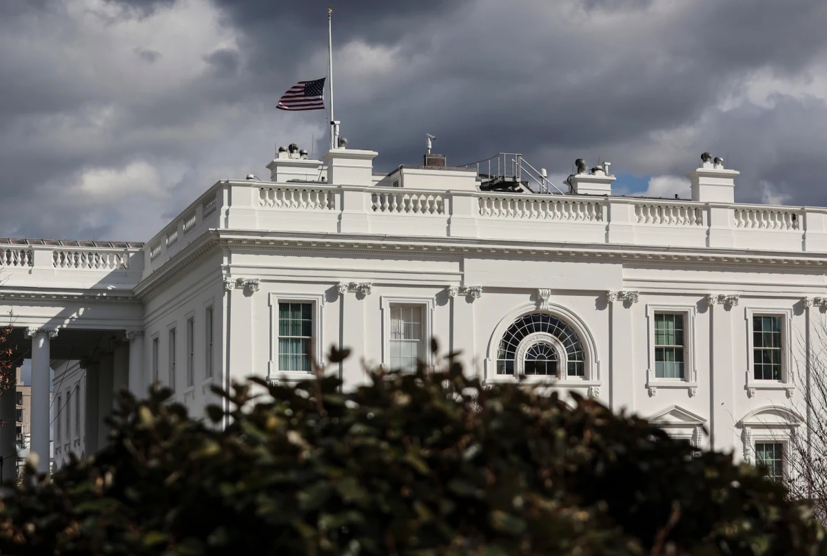 Władze Stanów Zjednoczonych przygotowują sankcje na Rosję w związku z cyberatakiem SolarWinds oraz próbą otrucia rosyjskiego opozycjonisty Aleksieja Nawalnego - podaje we wtorek dziennik "Washington Post", powołując się na źródła wśród urzędników w Waszyngtonie.