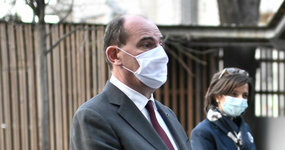 Premier Francji Jean Castex podczas wizyty w szpitalu w Argenteuil w regionie Ile-de-France we wtorek oświadczył, że najbliższe tygodnie będą decydujące w powstrzymywaniu pandemii koronawirusa. Zapewnił o swym wsparciu dla lekarzy i pielęgniarek.