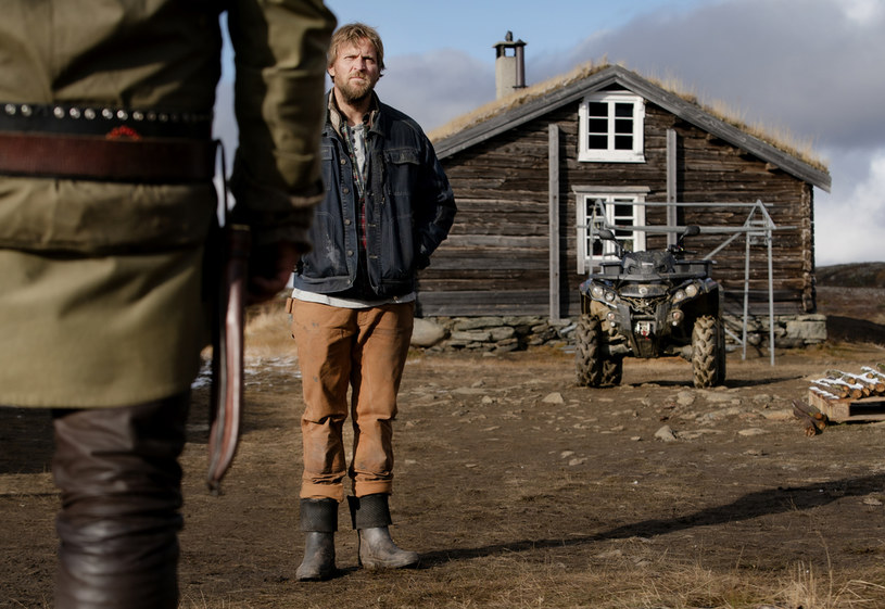 "Witamy w Utmark" ­- ośmioodcinkowa norweska komedia obyczajowa produkcji HBO Europe, śledzi losy wyjątkowych i borykających się z własnym życiem mieszkańców Utmark, opowiadając jednocześnie o poszukiwaniu swojego miejsca na ziemi, a także o cross dressingu, egzorcyzmach i godzeniu się z brakiem idealności życia. Premiera produkcji odbędzie się 18 kwietnia HBO GO. 