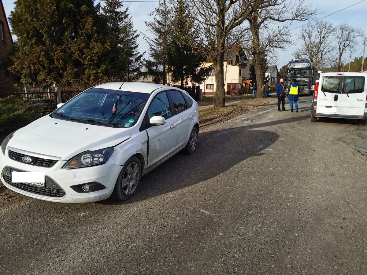 8-letni chłopiec został potrącony przez samochód w Dziadowej Kłodzie koło Oleśnicy na Dolnym Śląsku. Dziecko jest w ciężkim stanie.