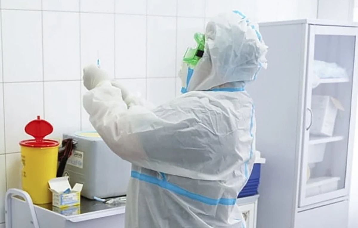 Przekroczyliśmy liczbę miliona osób zaszczepionych przeciw Covid-19 obiema dawkami – poinformował szef Kancelarii Prezesa Rady Ministrów Michał Dworczyk. Polska jest jednym z krajów najszybciej szczepiących w Unii Europejskiej. 