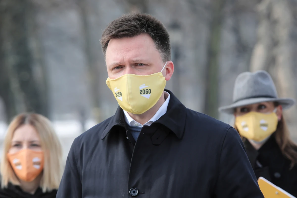 Gdyby wybory odbyły się w najbliższą niedzielę, wygrałaby je Zjednoczona Prawica z poparciem na poziomie 30 proc. – wynika z sondażu Social Changes dla portalu wPolityce.pl. Drugie miejsce zajęłaby Polska 2050 Szymona Hołowni, na którą chce głosować 23 proc. badanych. 