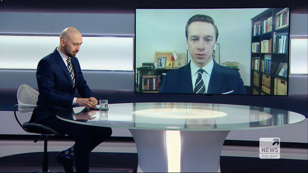 Krzysztof Bosak został w "Graffiti" zapytany o to, czy on sam obawia się pandemii koronawirusa. - Trochę się obawiam, natomiast jest to już zupełnie inna skala strachu niż na wiosnę, gdy nie wiedzieliśmy co to jest i jaka będzie śmiertelność, jaka będzie skala szkód społecznych. W tej chwili, wydaje mi się, że zdecydowanie bardziej boję się szkód gospodarczych - odpowiedział.