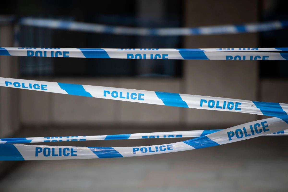 Mieszkająca pod Cambridge we wschodniej Anglii pięćdziesięciokilkuletnia Polka, matka pięciorga dzieci, została zamordowana w swoim domu, który znajduje się tuż obok komisariatu policji - podał dziennik "The Sun". Policja aresztowała 40-letniego mężczyznę. Jego dane wskazują na to, że też jest Polakiem.