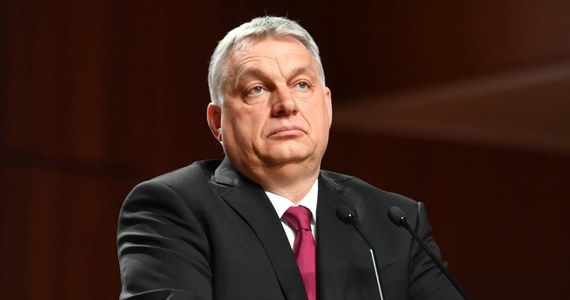 Premier Węgier Viktor Orban podkreślił w czwartek, że Węgry mają przed sobą bardzo trudne dwa tygodnie w walce z epidemią koronawirusa i szpitale będą obciążone jak nigdy dotąd. Powiedział o tym w nagraniu zamieszczonym na Facebooku.