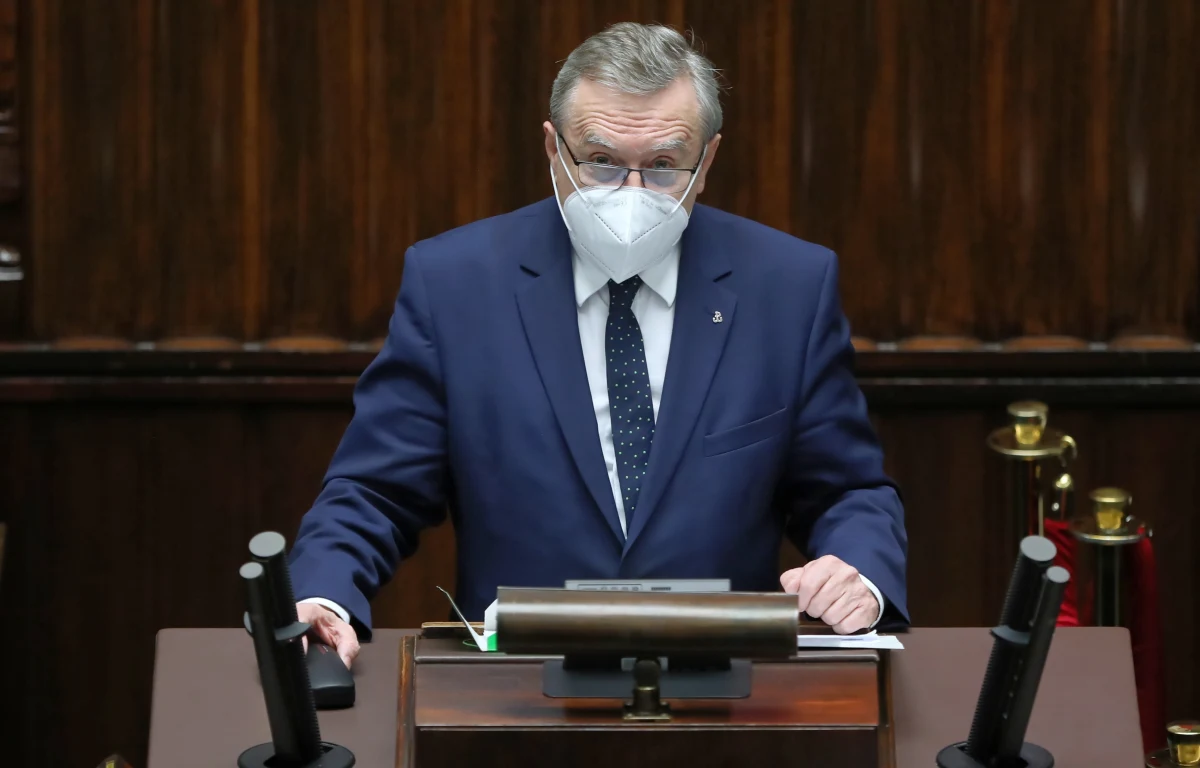 Dofinansowanie w ramach Funduszu Wsparcia Kultury otrzymało 2 110 podmiotów, na ogólną sumę 370 484 314 zł - poinformował w czwartek w Sejmie wicepremier, minister kultury, dziedzictwa narodowego i sportu Piotr Gliński.