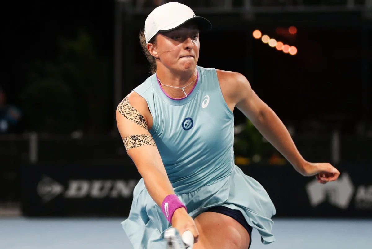 Iga Świątek pokonała Szwajcarkę Jil Teichmann 6:3, 6:2 i awansowała do finału turnieju WTA w Adelajdzie w Australii. Jutro polska tenisistka powalczy o drugi tytuł w karierze.