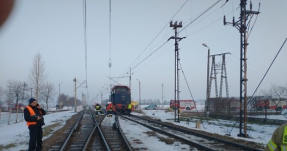 Zderzenie lokomotywy i pociągu Intercity na stacji Grodzisko Dolne w woj. podkarpackim. Pięć osób zostało lekko rannych.