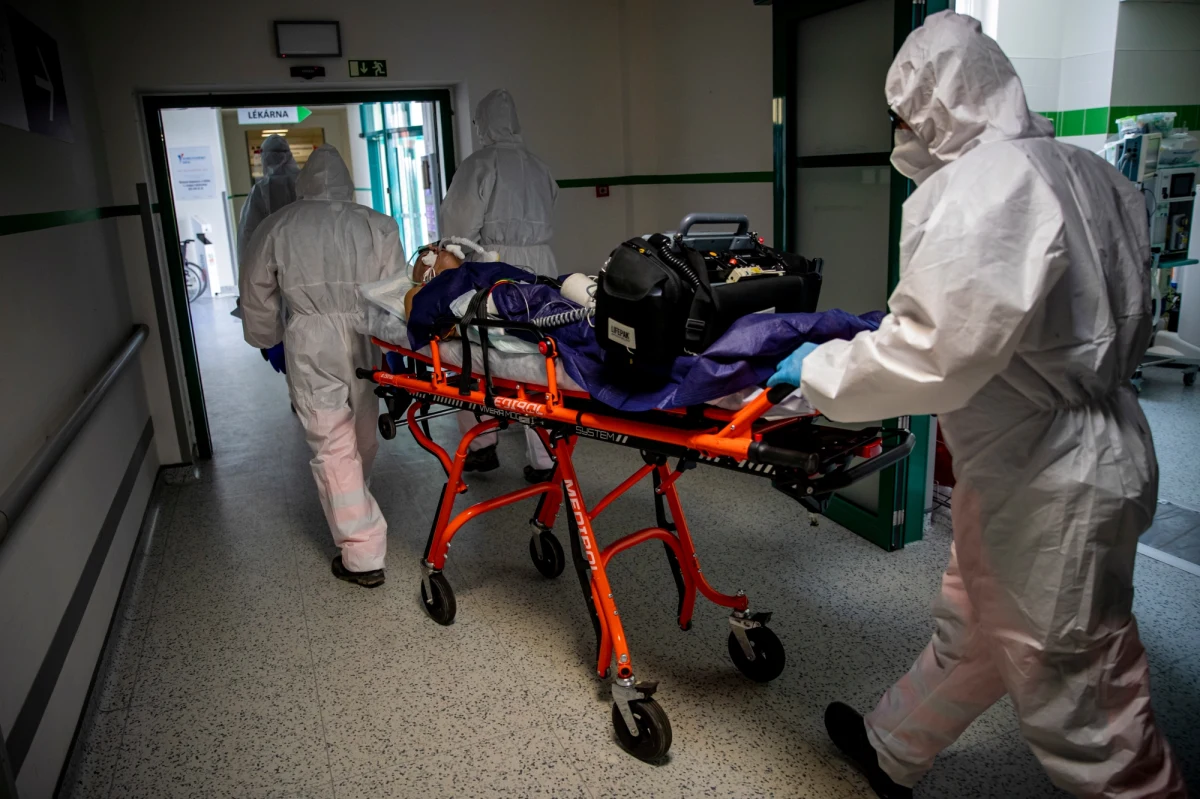 ​Rząd Czech negocjuje z Polską i Niemcami bezpłatną pomoc dla swoich pacjentów z Covid-19. O prowadzonych rozmowach poinformował minister zdrowia Jana Blatny.