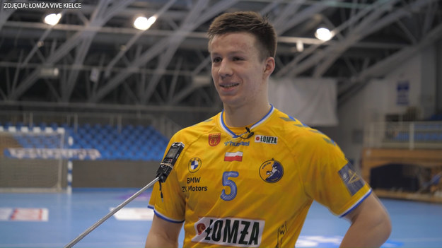 Piłkarze ręczni Łomży Vive Kielce wygrali przedostatni mecz fazy grupowej Ligi Mistrzów z węgierskim Mol-Pick Segedyn 30-26 i umocnili się na pierwszym miejscu w grupie A. 
