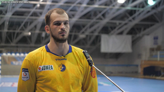Piłkarze ręczni Łomży Vive Kielce wygrali przedostatni mecz fazy grupowej Ligi Mistrzów z węgierskim Mol-Pick Segedyn 30-26 i umocnili się na pierwszym miejscu w grupie A. 