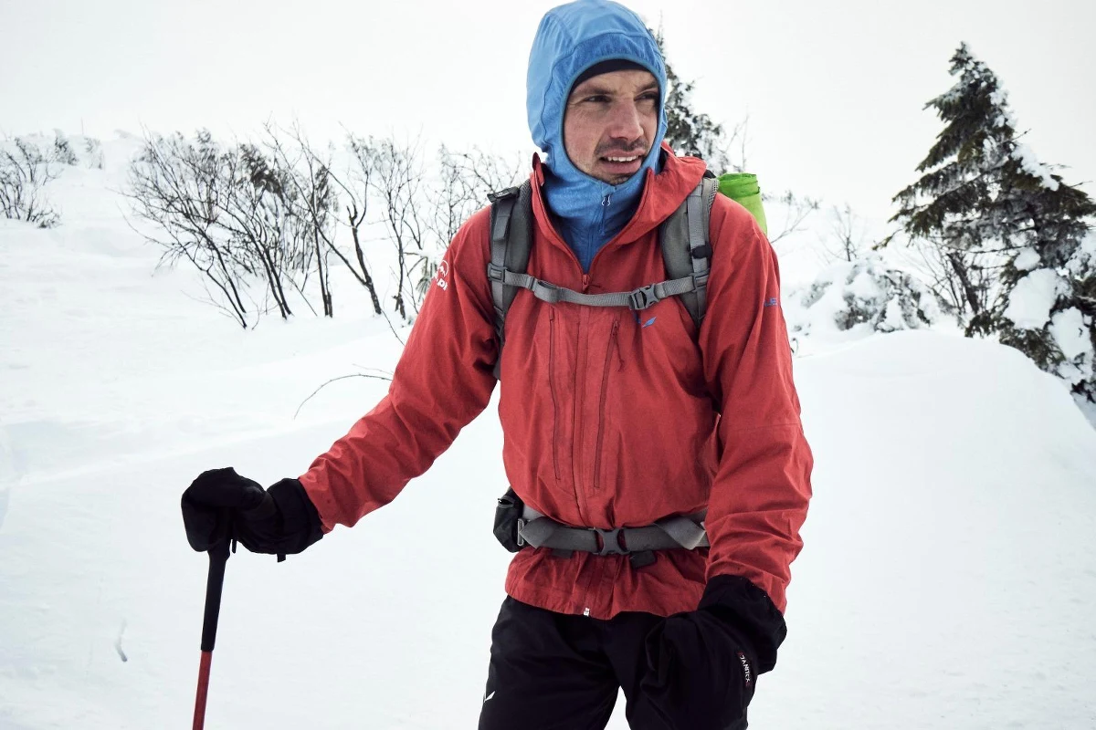 Dokładnie 48 dni i 16 godzin zajęło Łukaszowi Superganowi zimowe przejście górami Polski ze Świeradowa-Zdroju do Wołosatego. Pokonał 1096 kilometrów, a wyprawę zakończył na Przełęczy Bukowskiej na wschodnim skraju Bieszczadów. "To była moja najdłuższa wędrówka zimą" - opowiada w rozmowie z dziennikarzem RMF FM. 