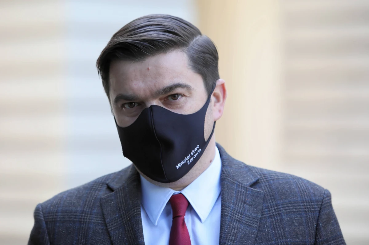 ​"Piątkowe rozmowy o wynagrodzeniach w ochronie zdrowia będą kontynuowane" - powiedział rzecznik Ministerstwa Zdrowia Wojciech Andrusiewicz. "Chcemy wypracować rozwiązania akceptowalne dla wszystkich, ale musimy zrobić to w ramach określonych możliwość finansowych" - dodał.