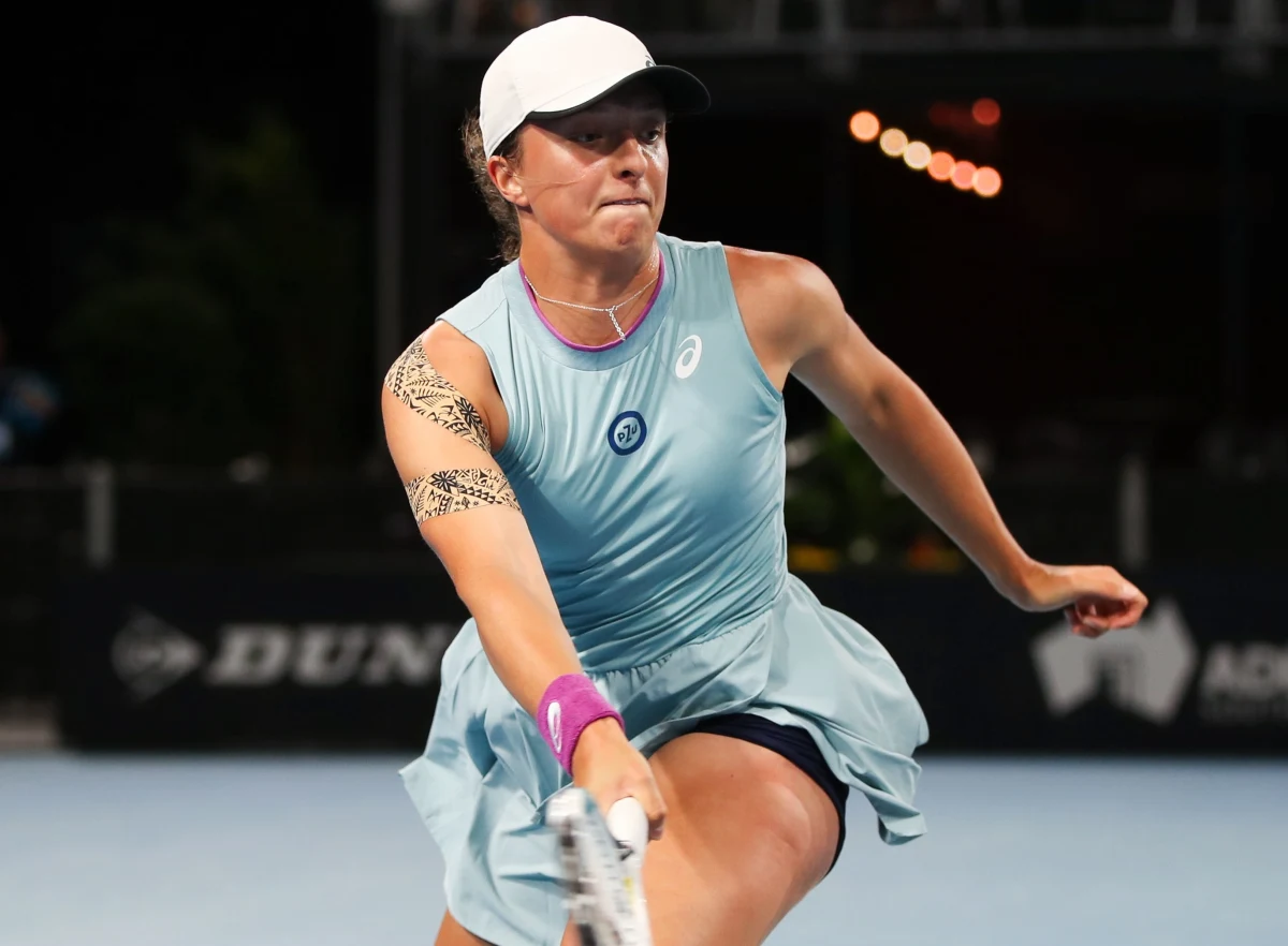 Iga Świątek wygrała turniej WTA w Adelajdzie. Polka pokonała w finale szwajcarską tenisistkę Belindę Bencic 6:2, 6:2. 19-latka triumfowała już wcześniej w wielkoszlemowym French Open, a teraz wywalczyła pierwszy tytuł w kobiecym cyklu.