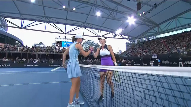 Iga Świątek wygrała z Belindą Bencić 6:2, 6:2 w finale turnieju WTA w Adelajdzie. Dla Polki to pierwsza w karierze wygrana w tego typu imprezie.