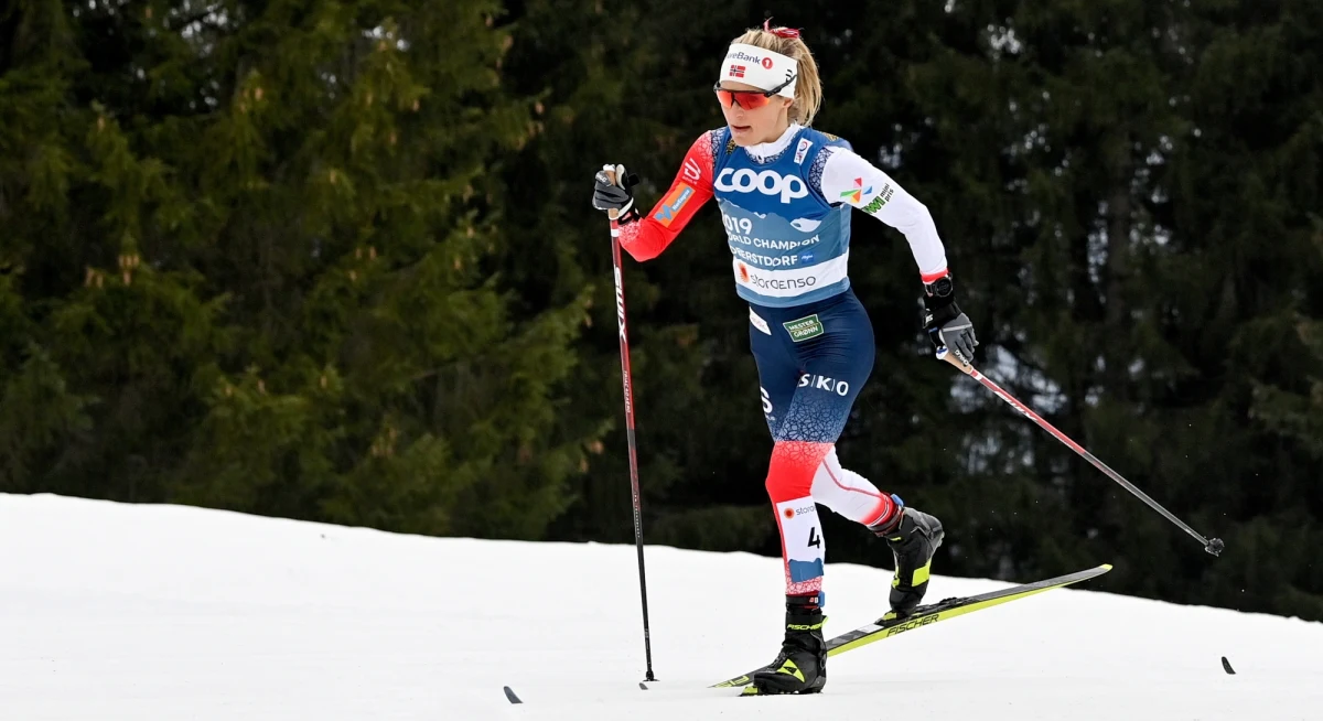 Norweżka Therese Johaug zdobyła złoty medal w biegu łączonym 2x7,5 km techniką klasyczną i dowolną na mistrzostwach świata w niemieckim Oberstdorfie. Najlepsza spośród biało-czerwonych Izabela Marcisz zajęła 40. miejsce.