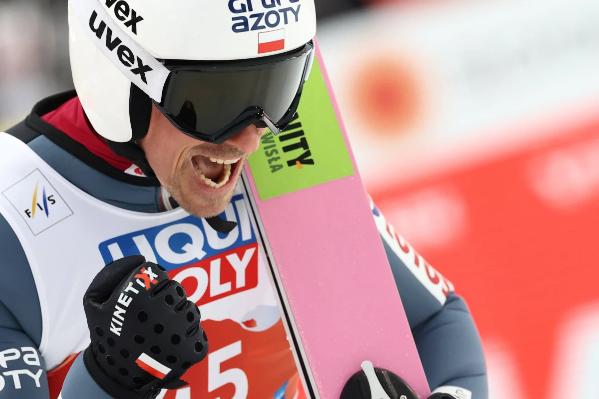 Piotr Żyła wygrał sobotni konkurs mistrzostw świata na normalnej skoczni. W niemieckim Oberstdorfie Żyła już po pierwszej serii konkursu był liderem! Ostatecznie - drugi był dziś Niemiec Karl Geiger, trzeci - Słoweniec Anze Lanisek.