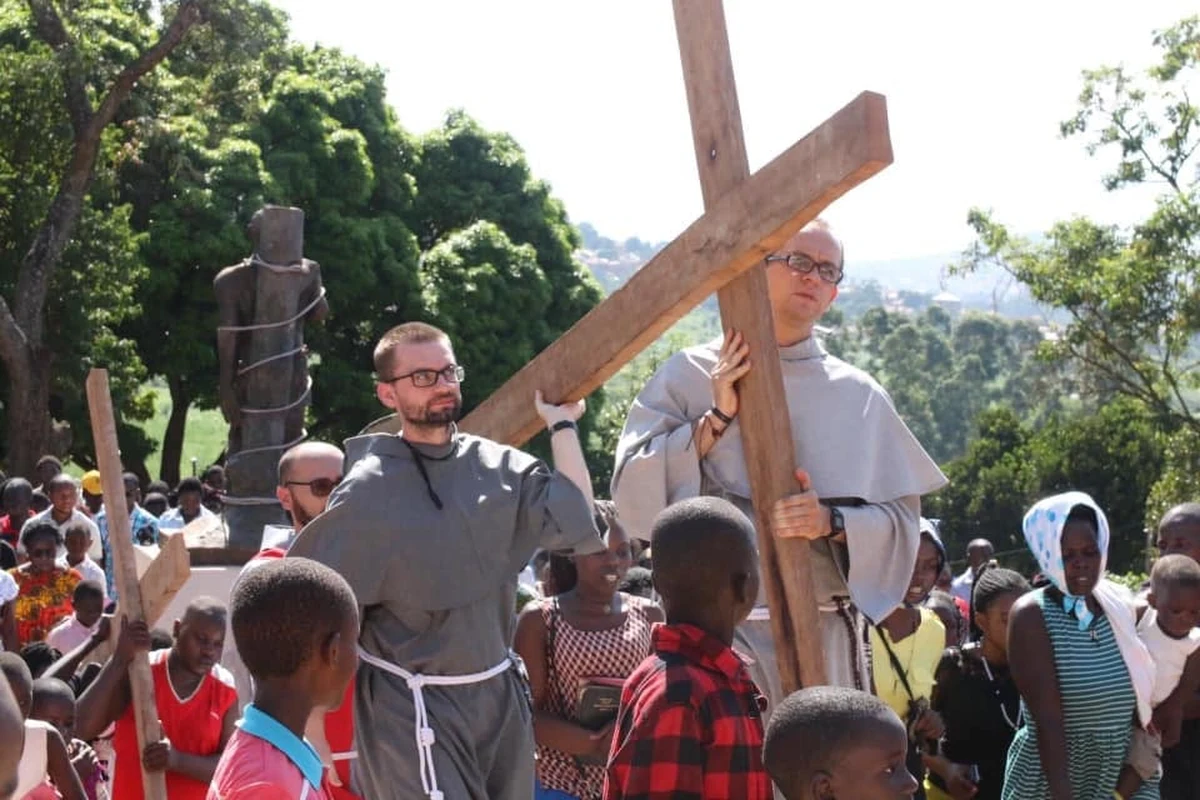 Dzisiejsza niedziela to w Kościele katolickim Dzień Modlitwy, Postu i Solidarności z Polskimi Misjonarzami. Zgodnie z danymi przekazanymi przez Komisję Episkopatu Polski ds. Misji, obecnie w 99 krajach posługuje 1892 misjonarek i misjonarzy.
