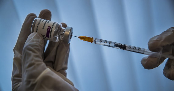 Liczba osób w Wielkiej Brytanii, które otrzymały pierwszą dawkę szczepionki przeciw Covid-19 przekroczyła 20 milionów - ogłosił minister zdrowia Matt Hancock. Wielka Brytania jest liderem w Europie, jeśli chodzi o szczepienia.