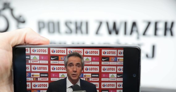 Paulo Sousa przyjechał do Polski. Selekcjoner piłkarskiej reprezentacji biało-czerwonych pojawił się w kraju, aby rozpocząć przygotowania do pierwszych spotkań w ramach eliminacji do Mistrzostw Świata, które w 2022 roku odbędą się w Katarze. Pierwsze spotkanie naszych zawodników odbędzie się za ponad 3 tygodnie na Węgrzech. 