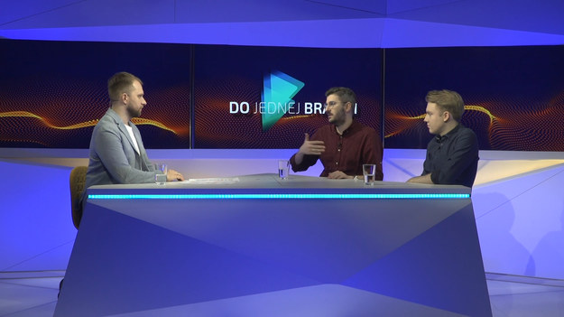 W najnowszym programie "Do jednej bramki" gośćmi Pawła Ciszka byli Piotr Dumanowski i Dominik Guziak. Eksperci porównali sezon Gerda Muellera do obecnego sezonu Roberta Lewandowskiego. Czy Polak osiągnie historyczny wynik? "Do jednej bramki" w każdy poniedziałek NA ŻYWO o 12.00 w Ipla!