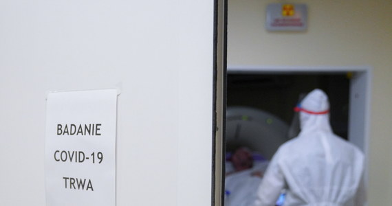 Mamy stałą tendencję wzrostową zachorowań na Covid-19 wskaźnik reprodukcji wirusa wynosi w kraju 1,19 – poinformował w poniedziałek minister zdrowia Adam Niedzielski. Szef resortu zdrowia  przyznał, że brytyjski wariant koronawirusa jest głównym sprawcą rozwoju trzeciej fali pandemii, co potwierdzają badania genomu wirusa w tych regionach kraju, w których mamy dużą liczbę zachorowań.