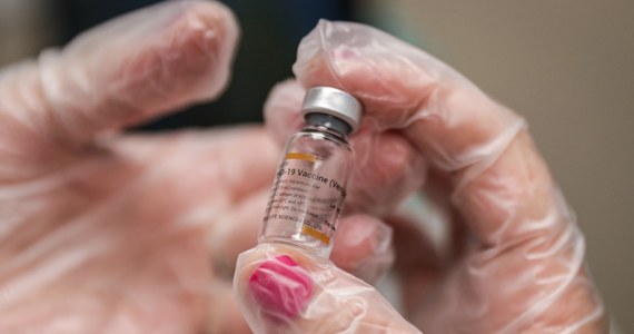 W Chinach opracowano cztery szczepionki przeciwko Covid-19, które zostały już zatwierdzone do użycia w tym kraju. Według chińskiego Ministerstwa Spraw Zagranicznych zamówiło je też kilkadziesiąt państw świata. Kwestię możliwości zakupu szczepionek z Chin poruszył również prezydent Andrzej Duda w rozmowie z przywódcą ChRL Xi Jinpingiem.