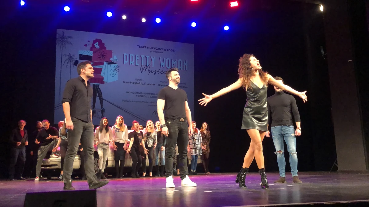 20 marca w Teatrze Muzycznym w Łodzi planowana jest premiera musicalu "Pretty Woman". Spektakl w reżyserii Jakuba Szydłowskiego, w znakomitej oprawie muzycznej, to historia dobrze znana za sprawą filmu z Julią Roberts i Richardem Gerem. W roli Vivian, dziewczyny, pracującej przy Hollywood Boulevard, publiczność zobaczy Malwinę Kusior. Aktorka zapowiada, że jej rola nie będzie wzorowana na filmowej bohaterce.