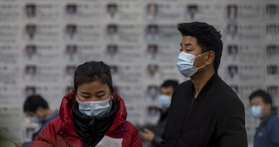 Chińskie władze chcą do końca lipca podać 40 proc. mieszkańców kraju co najmniej jedną dawkę szczepionki przeciw Covid-19 - ogłosił główny ekspert rządu ChRL ds. koronawirusa Zhong Nanshan. W Pekinie ruszyły szczepienia osób po 59. roku życia. 