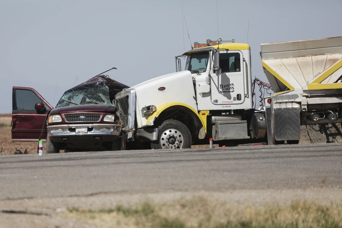 W zderzeniu dwóch samochodów w południowej Kalifornii zginęło we wtorek co najmniej 15 osób. Dziesięciu rannych przewieziono do szpitali. Ofiarami katastrofy są prawdopodobnie nielegalni imigranci.
