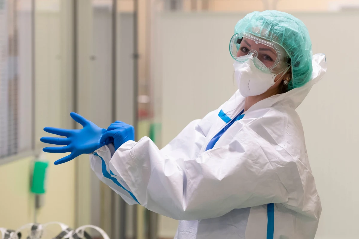 Samorząd lekarski stanął okoniem i nie zamierza bezkrytycznie dopuszczać do pracy w Polsce medyków spoza Unii Europejskiej. Resort zdrowia zdecydował się więc skierować sprawę do Sądu Najwyższego – donosi „Dziennik Gazeta Prawna”.