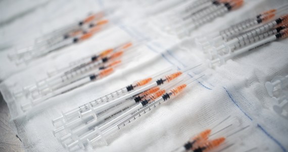 Rząd nie mówi jednym głosem na temat ewentualnego sprowadzania do Polski chińskich szczepionek na koronawirusa. Co więcej, w tej sprawie nie ma porozumienia na linii Mateusz Morawiecki – Adam Niedzielski. 