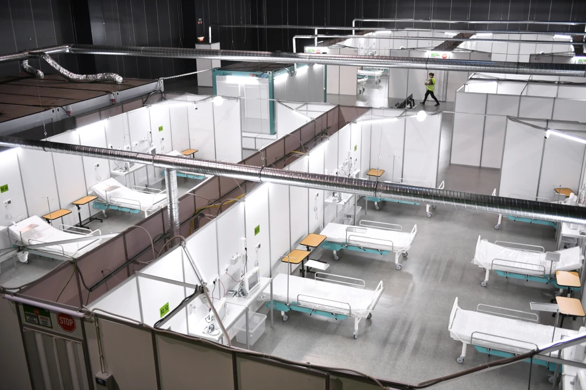 Rząd Mateusza Morawieckiego zdecydował o uruchomieniu szpitali tymczasowych w 9 województwach – ogłosił minister zdrowia Adam Niedzielski. "Trzecia fala się rozpędza, (…) to zaczyna już oddziaływać na infrastrukturę szpitalną" – podkreślił.