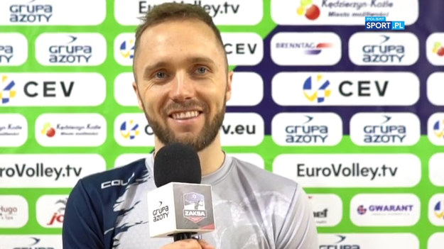 Przed Grupą Azoty ZAKSA Kędzierzyn-Koźle wielka szansa na awans do półfinału Ligi Mistrzów siatkarzy. Po sensacyjnej wygranej 3:1 na wyjeździe, kędzierzynianie podejmą w środę włoskiego giganta Cucine Lube Civitanova w meczu rewanżowym. - Jesteśmy dalej, niż bliżej. Na boisku czekają nas trudne chwile - ostrzega libero Paweł Zatorski. - Będzie dziesięć razy ciężej niż u nich. To siatkarski hegemon, a my jesteśmy siatkarskim Kopciuszkiem, który próbuje go zdetronizować - wtóruje reprezentantowi Polski asystent trenera Grupy Azoty ZAKSA Michał Chadała. Transmisja meczu w Polsacie Sport od godziny 17:50. (wideo: Grupa Azoty ZAKSA)