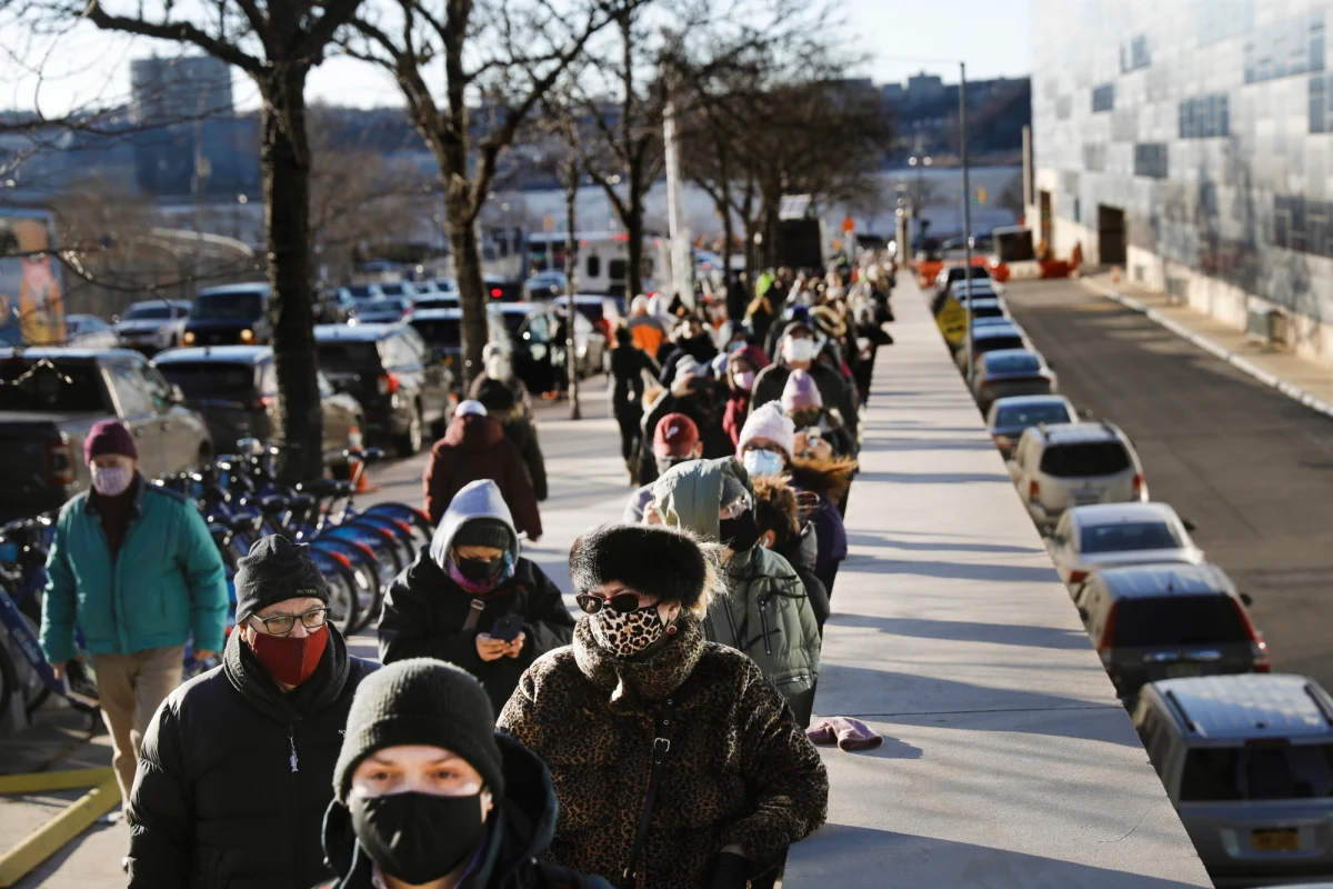 W Nowym Jorku wzrasta liczba przypadków zakażenia wariantem koronawirusa zwanym nieraz od ubogiej części Manhattanu „wariantem Washington Heights”. Lokalni ustawodawcy biją na alarm, apelując o pomoc władz federalnych.